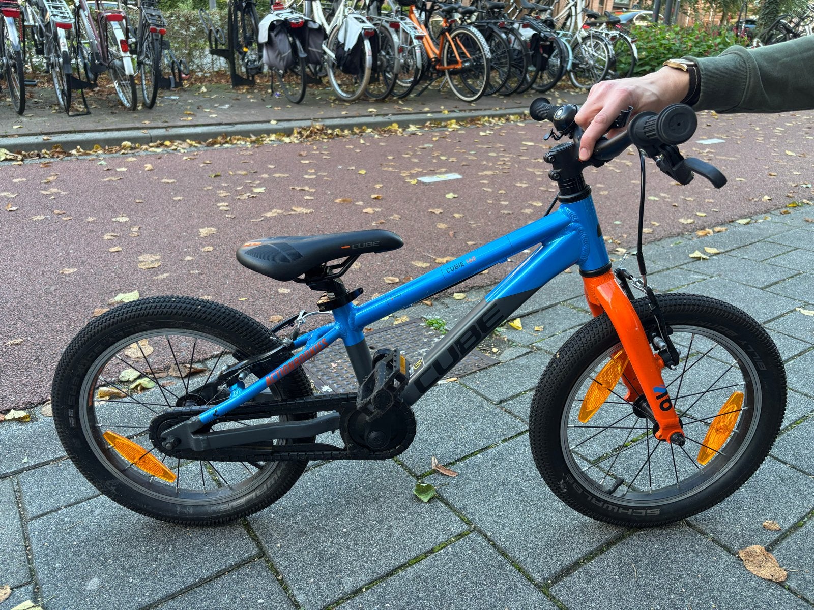 Cube CUBIE 160 kinderfiets - Blauw/Oranje, Ophalen, Zo goed als nieuw, Terugtraprem, 16 tot 20 inch
