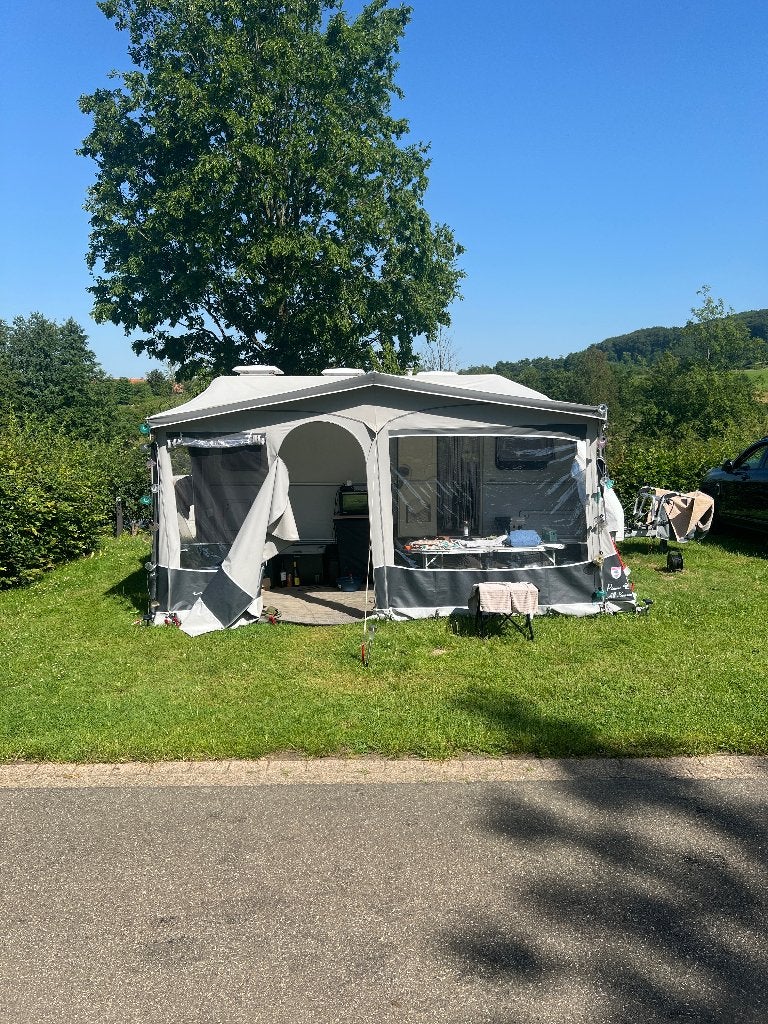 Mooie Kip caravan met veel extra's en vast bed, Caravans en Kamperen, Caravans, Vast bed, Stabilisator, Rondzit, Kip