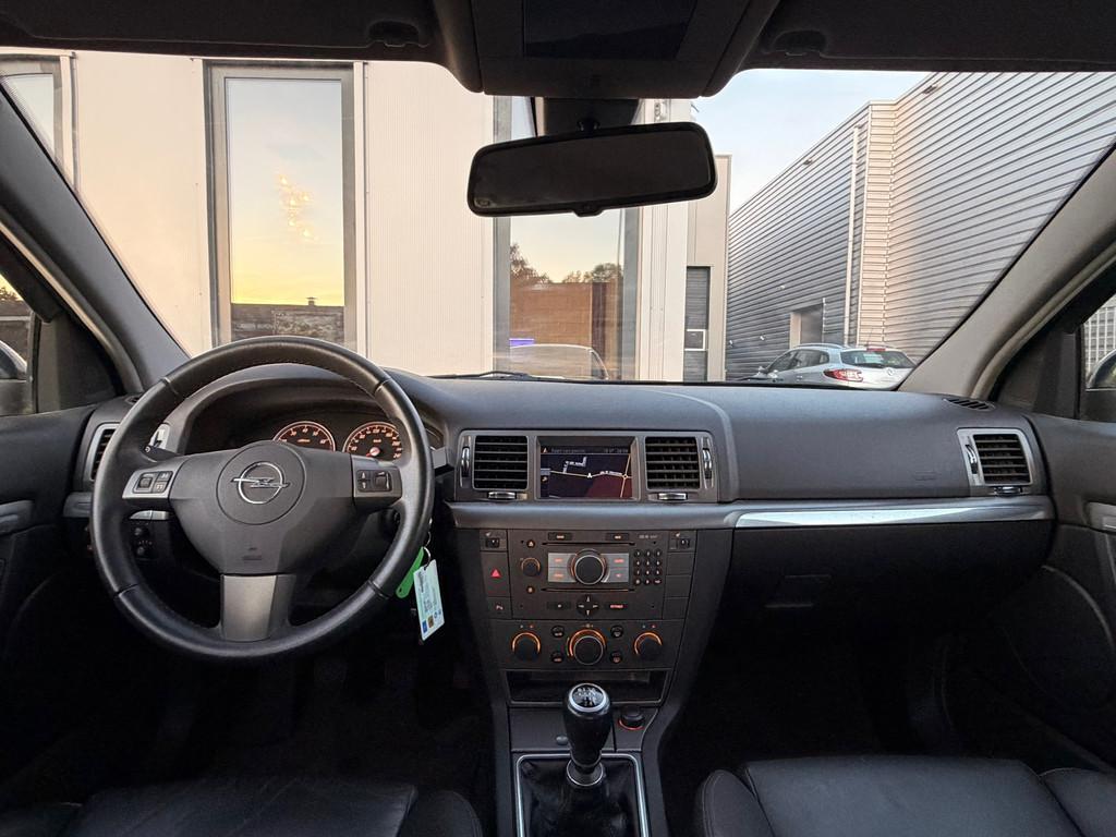 Opel Vectra GTS 2.2-16V Executive|Nap|Leer, Auto's, Opel, Parkeersensor, Gebruikt, Zwart, 4 cilinders