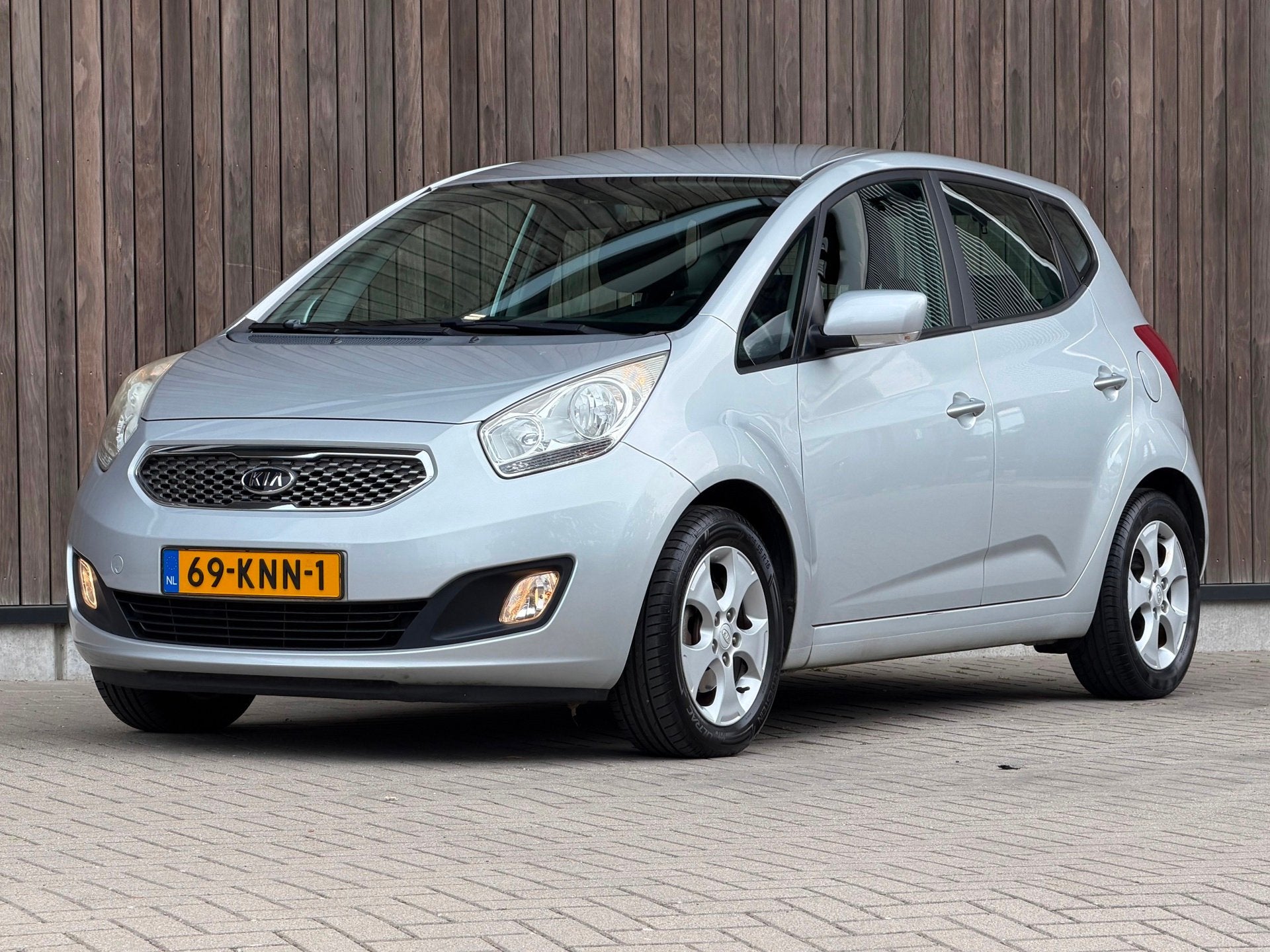 Kia Venga 1.6 CVVT X-ecutive / Automaat / 24.731 KM / NAP /, Auto's, Kia, 4 cilinders, Leder en Stof, Origineel Nederlands, Bedrijf