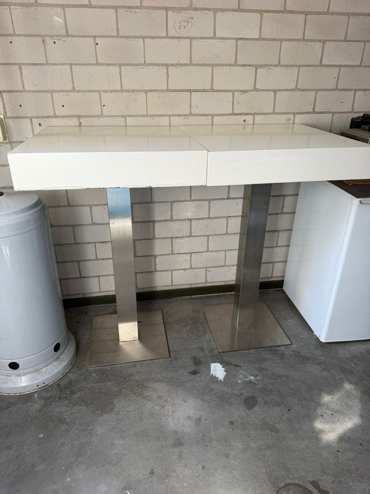 2x Witte statafels met metalen onderstel, Ophalen
