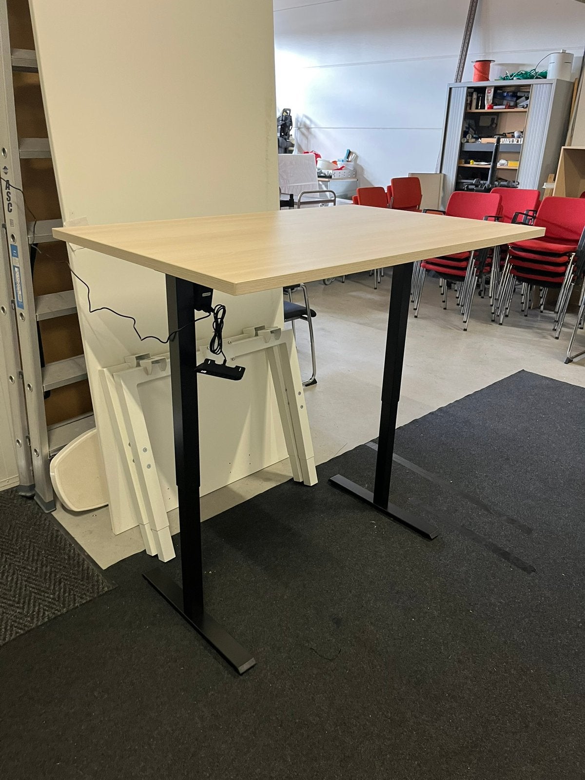 Klein zit-sta bureau 140 x 60 NIEUW electrisch,, Ophalen, Elektrisch, Bekijk ook mijn andere modellen, Geen