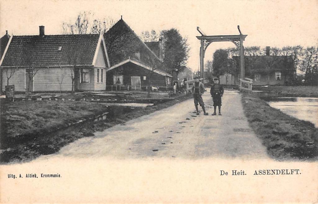 Assendelft De Heit, ophaalbrug, jongens, Ophalen of Verzenden, Voor 1920, Ongelopen, Noord-Holland