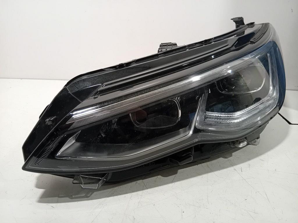 Koplamp links Volkswagen Golf, Onderdelen@venauto.nl, Van der Ven Autorecycling B.V., Gebruikt, Ettenseweg 76, 4706 PB Roosendaal, The Netherlands