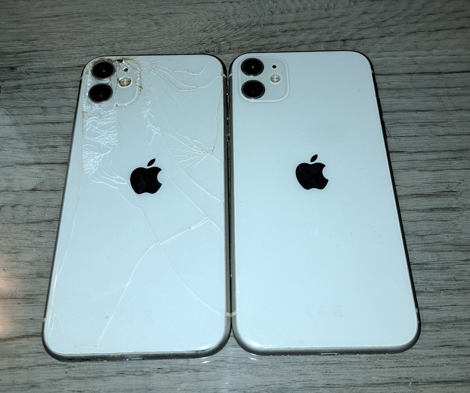 2x iPhone 11  - Wit - Gebroken Scherm/Achterkant, Telecommunicatie, 128 GB, Wit, Zonder simlock, Niet werkend