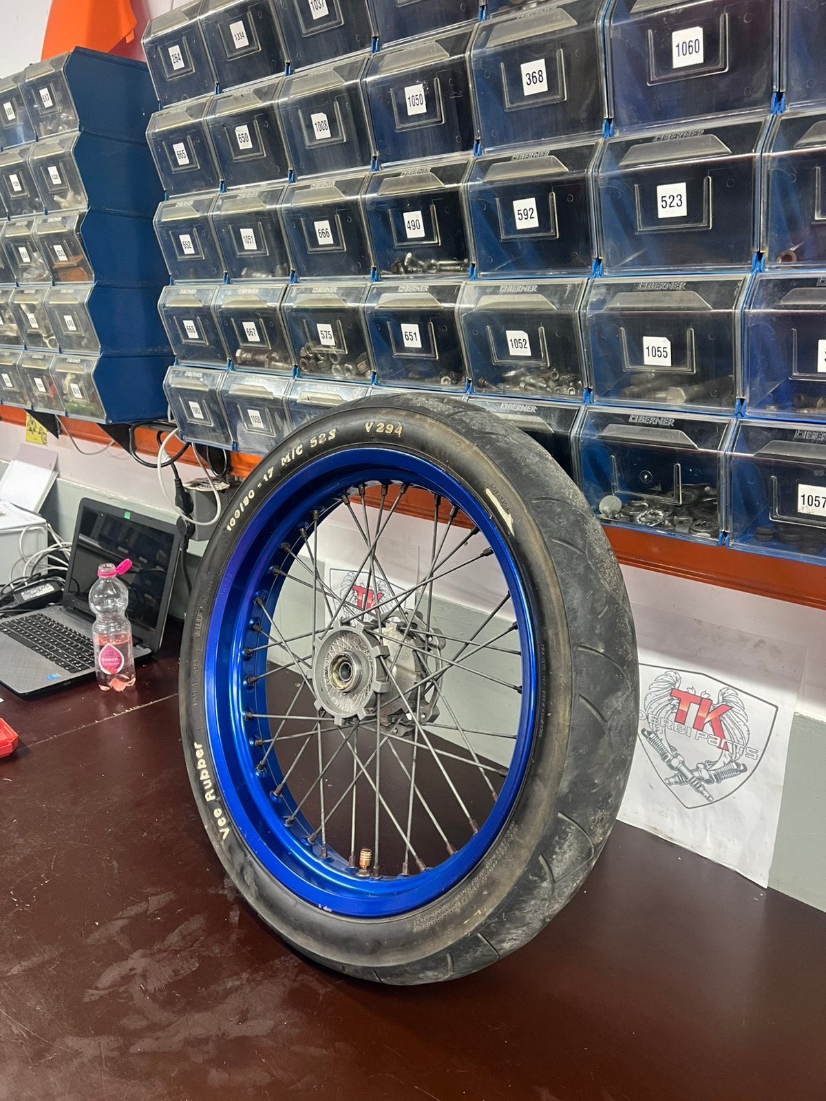 Derbi drd 85th edition voorvelg blauw, Fietsen en Brommers, Brommeronderdelen | Algemeen, Frame, Derbi, Ophalen of Verzenden, Zo goed als nieuw