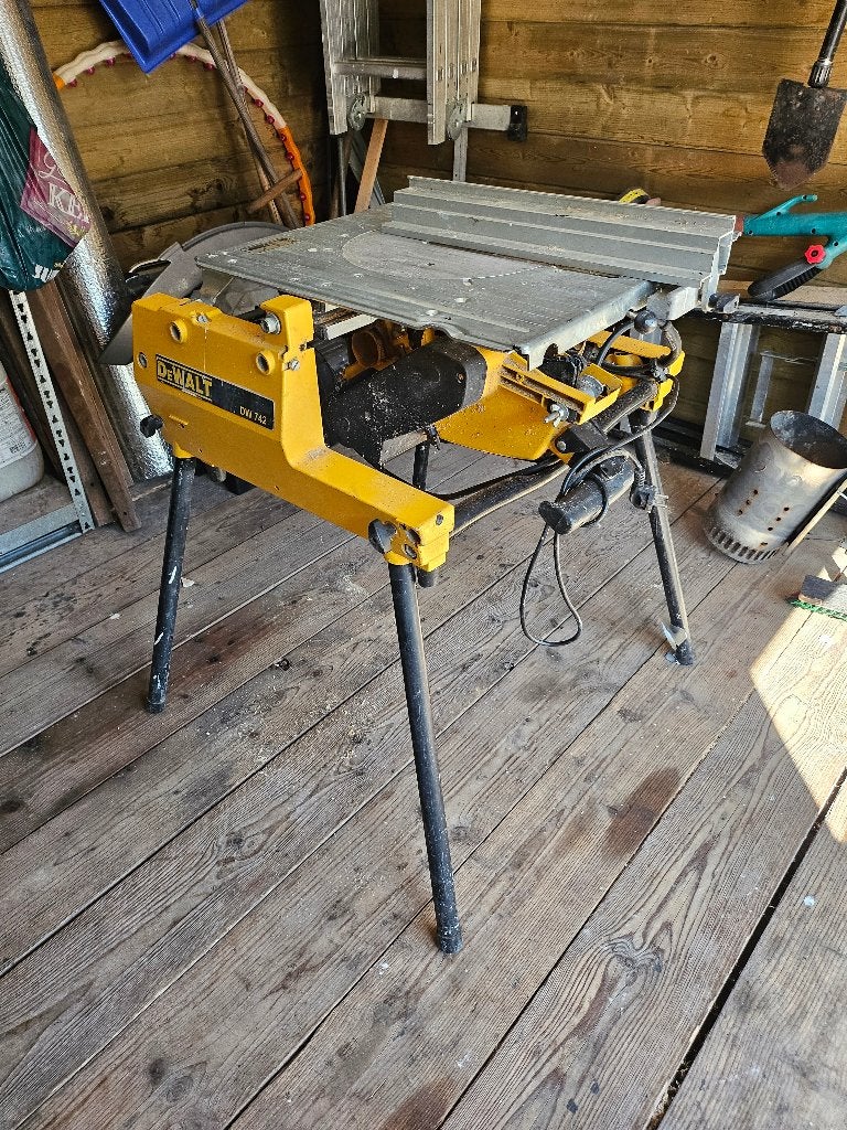 Afkortzaag en Zaagtafel, Ophalen, Gebruikt, Makita, Afkortzaag