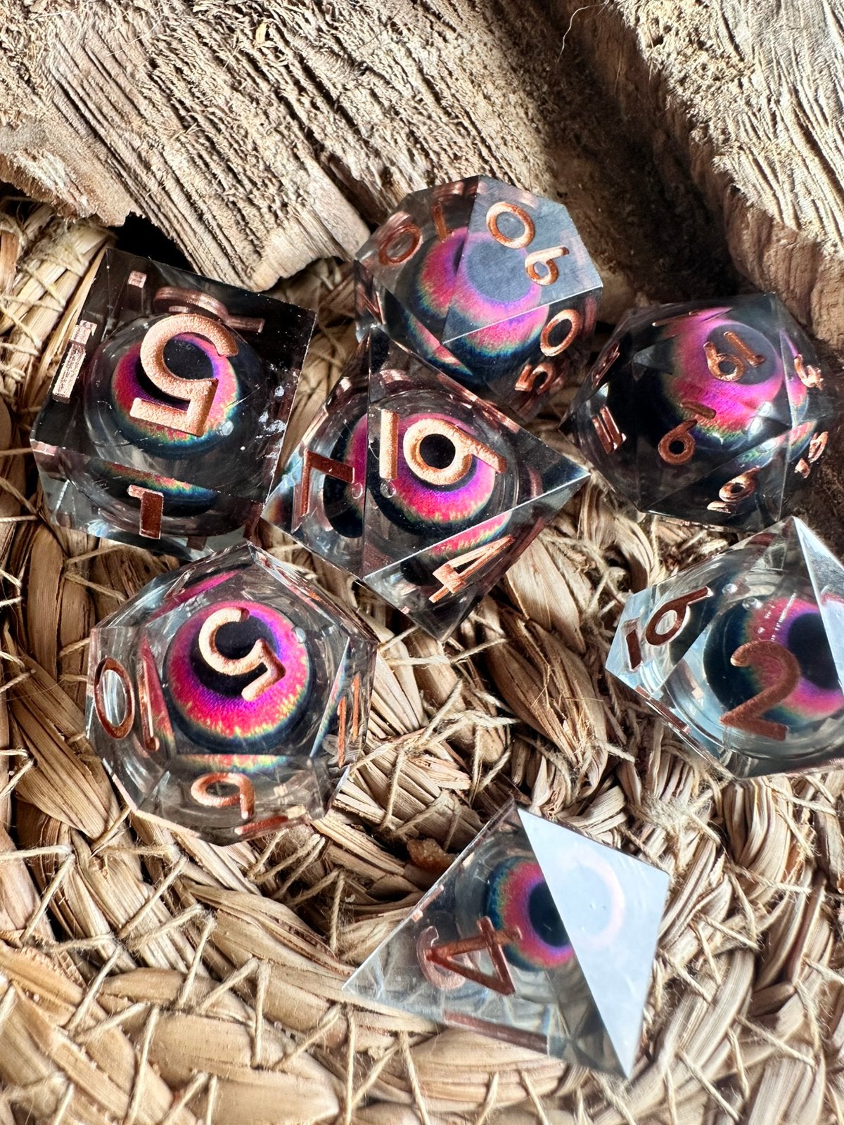 DND dice / drakenoog / dobbelstenen / dungeons & dragons