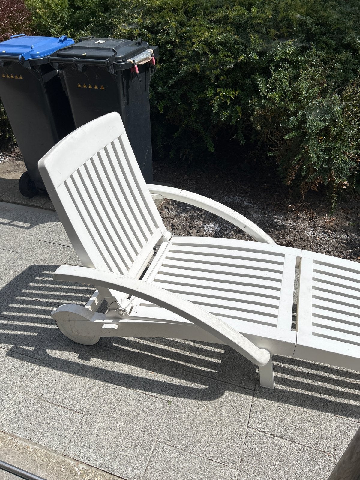 Hartman Ligbed wit met geel/wit kussen, Tuin en Terras, Ophalen, Zo goed als nieuw, Kunststof, Verrijdbaar