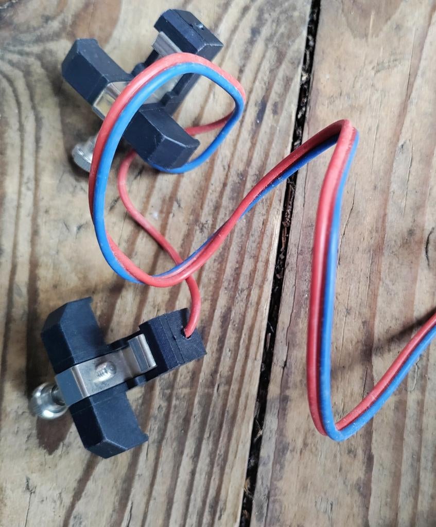 LGB stroom snoeren met klemmen, twee gebruikt en twee nieuw, Hobby en Vrije tijd, Ophalen of Verzenden, Gelijkstroom, LGB