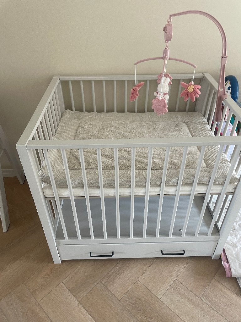 Baby box met lade en matras inclusief boxkleed, Ophalen, Zo goed als nieuw, Vierkant, In hoogte verstelbaar