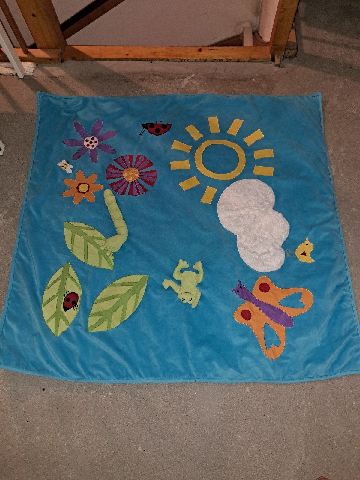 Speelkleed baby met vrolijke dieren en bloemen, Kinderen en Baby's, Speelgoed | Babyspeelgoed, Ophalen, Gebruikt, Speelkleed
