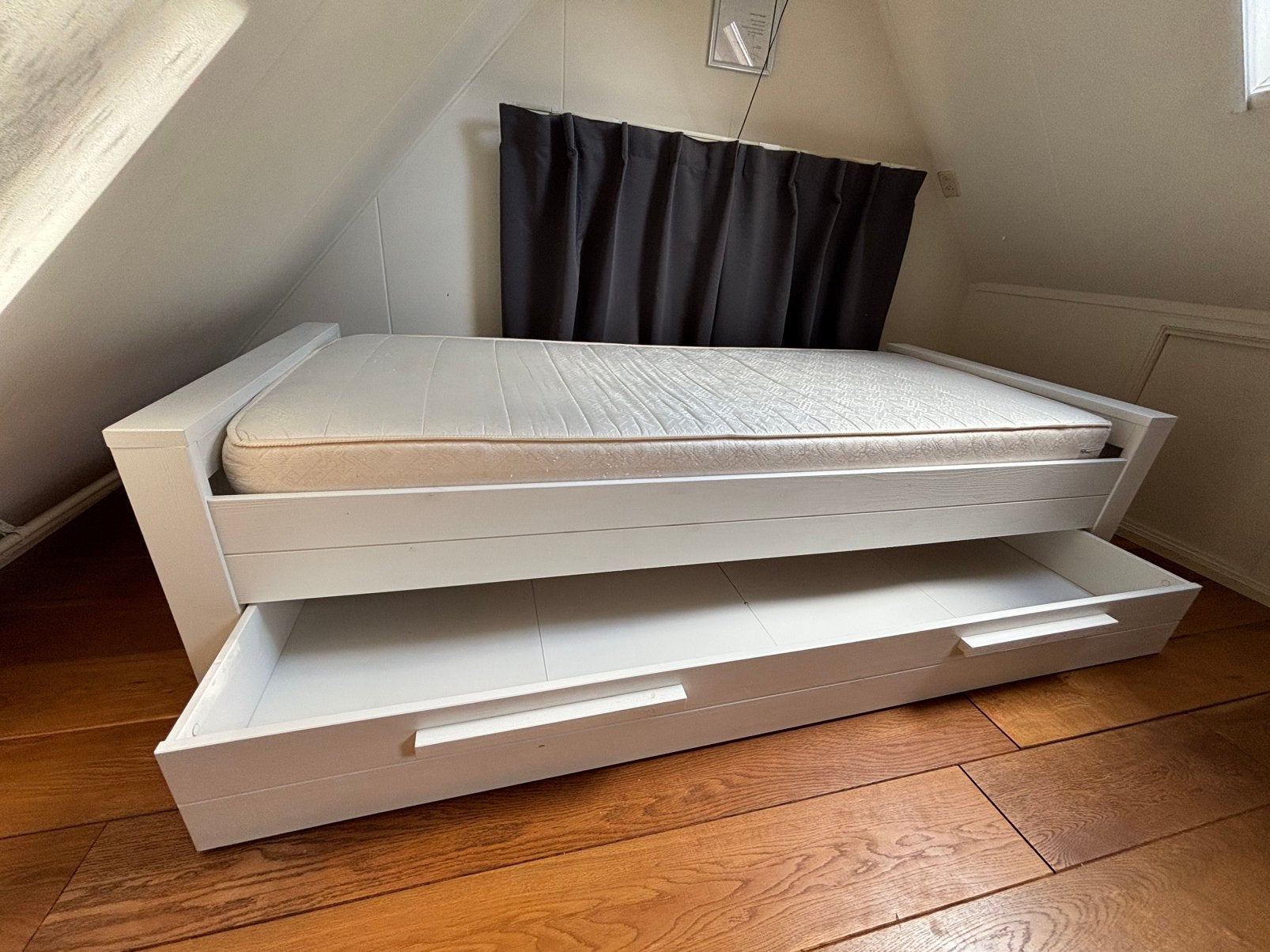 Woood Robin 1 pers. houten bed, Ophalen, Zo goed als nieuw