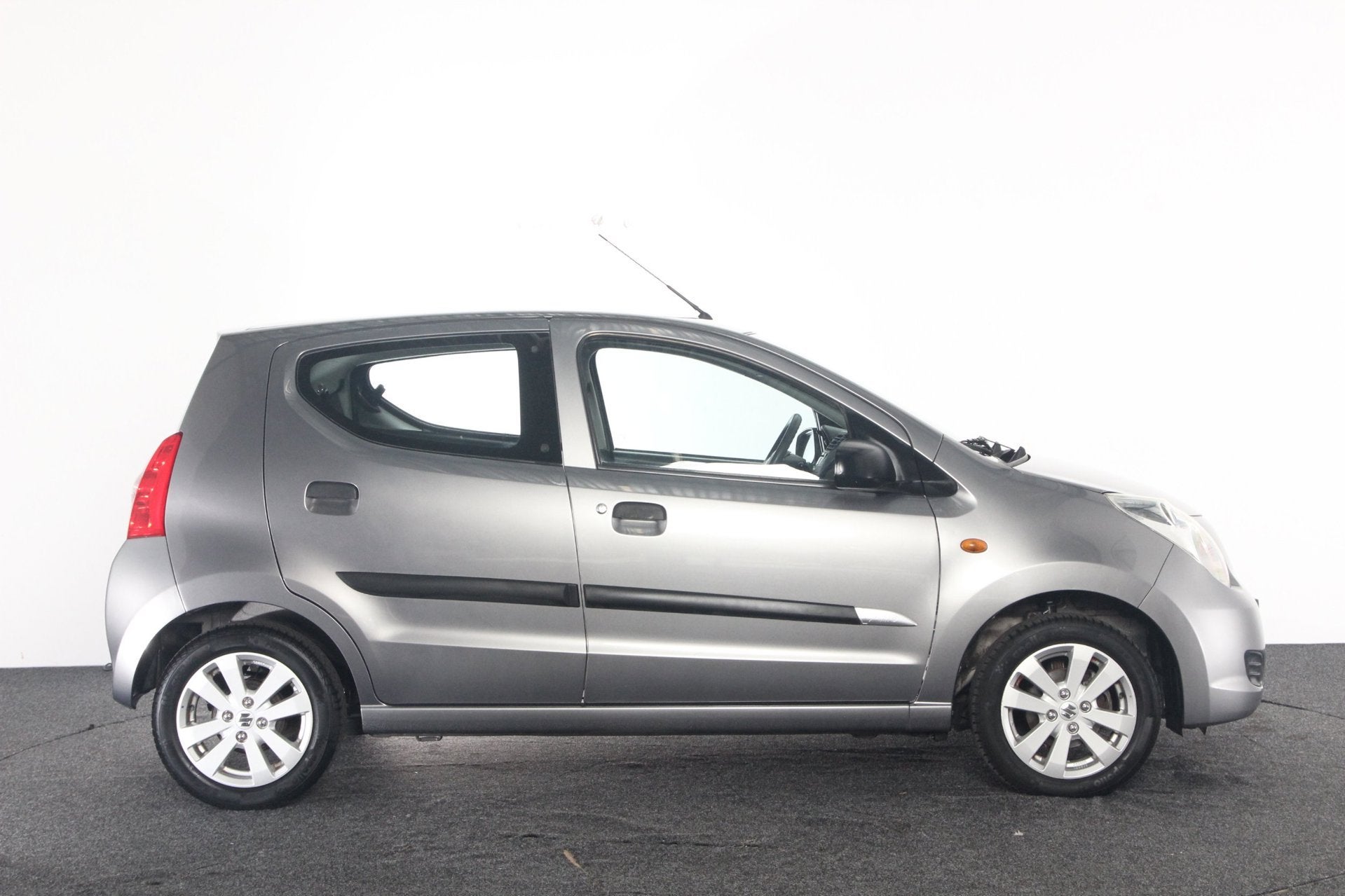 Suzuki Alto 1.0 Celebration EASSS, Voorwielaandrijving, Euro 5, Stof, 200 kg