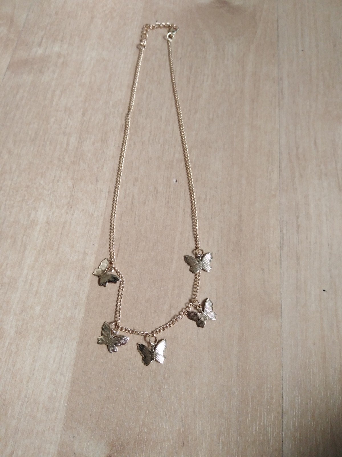 ketting met vlinders, Ophalen of Verzenden, Nieuw, Goud, Overige materialen