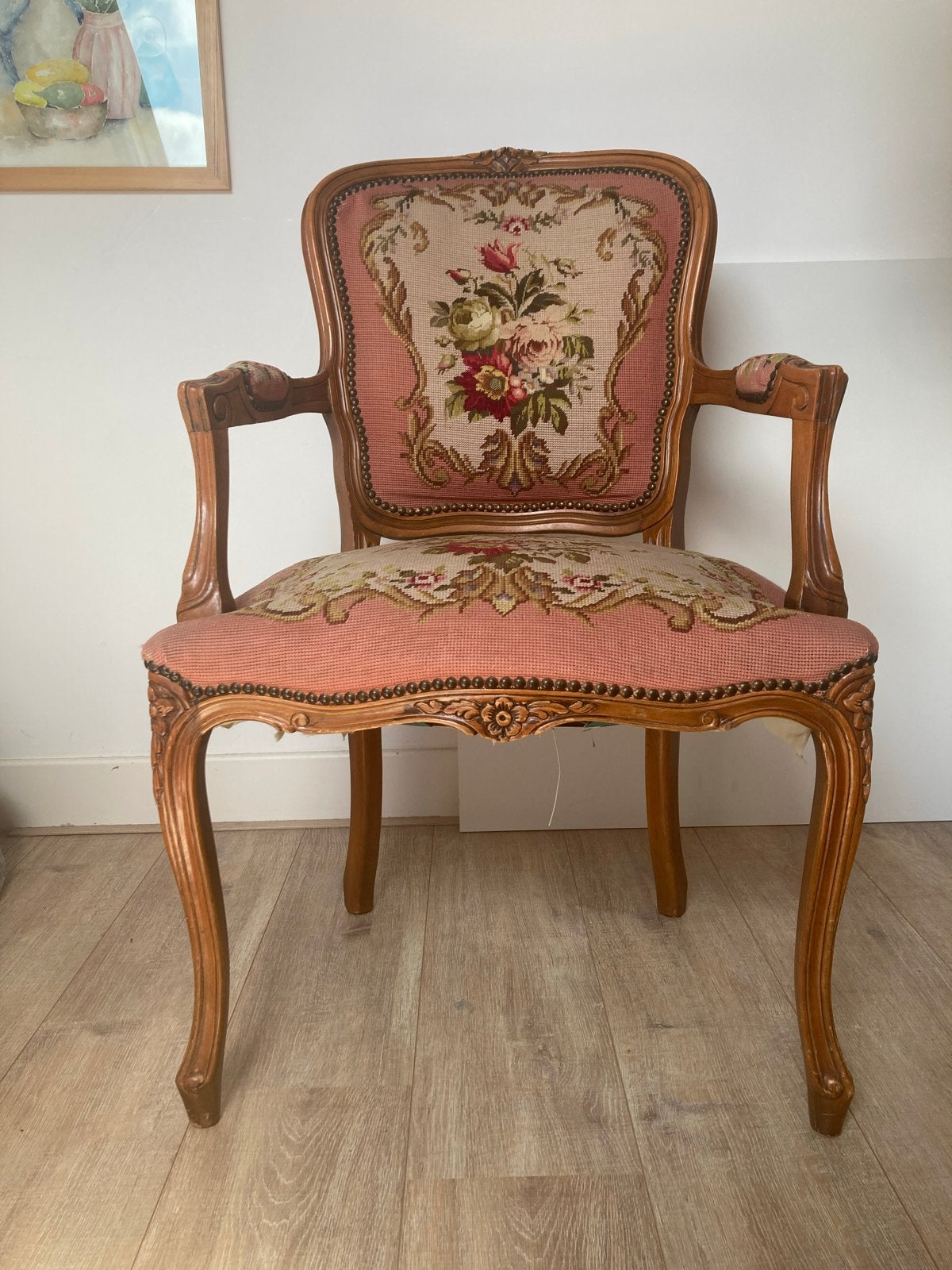 Antiek Barok Walnoten Stoeltje - Roze Geborduurd, Antiek en Kunst, Antiek | Meubels | Stoelen en Banken, Ophalen
