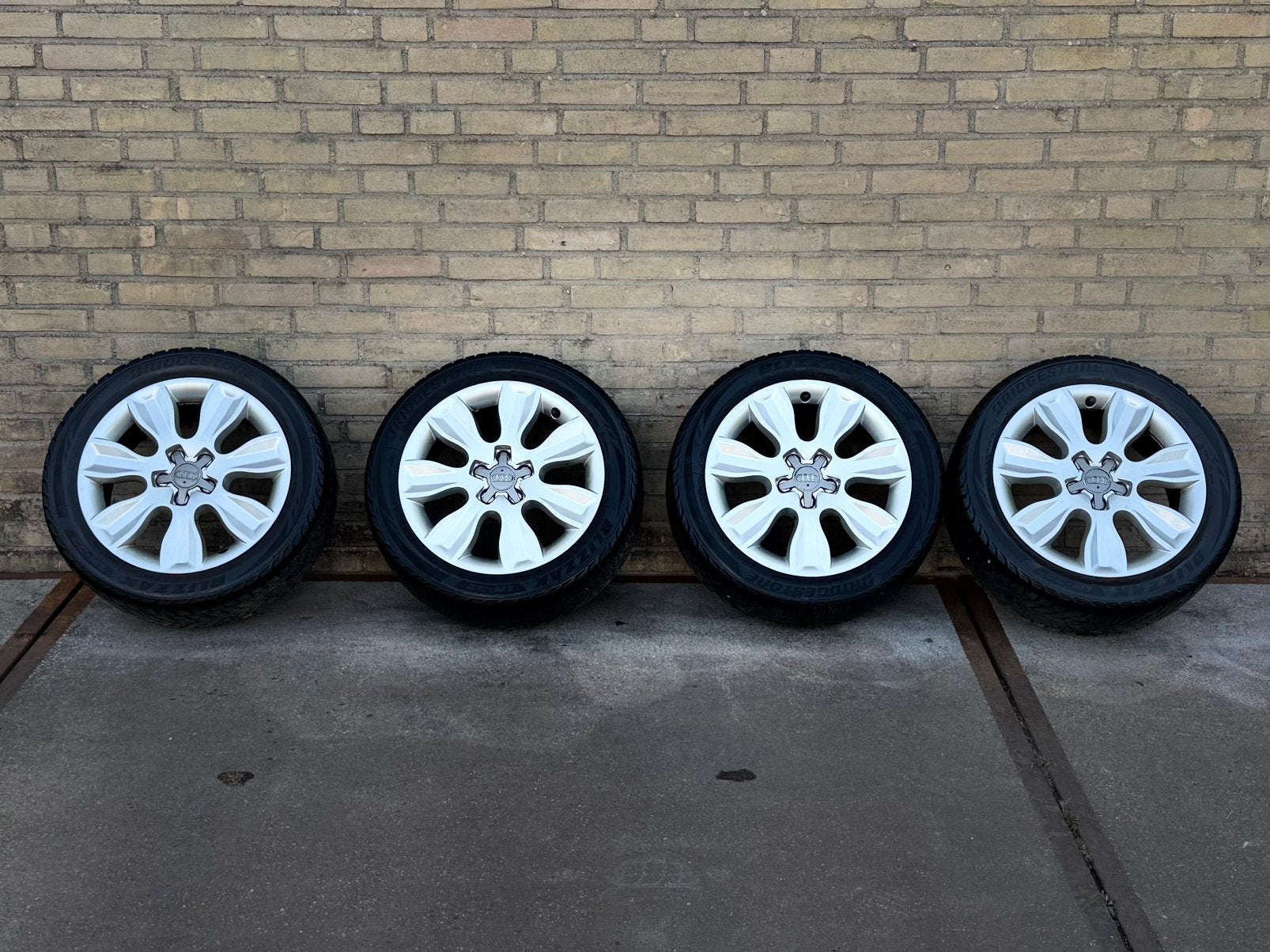 Audi A1 velgen 16 inch + banden!, 16 inch, Banden en Velgen, 195 mm, Winterbanden