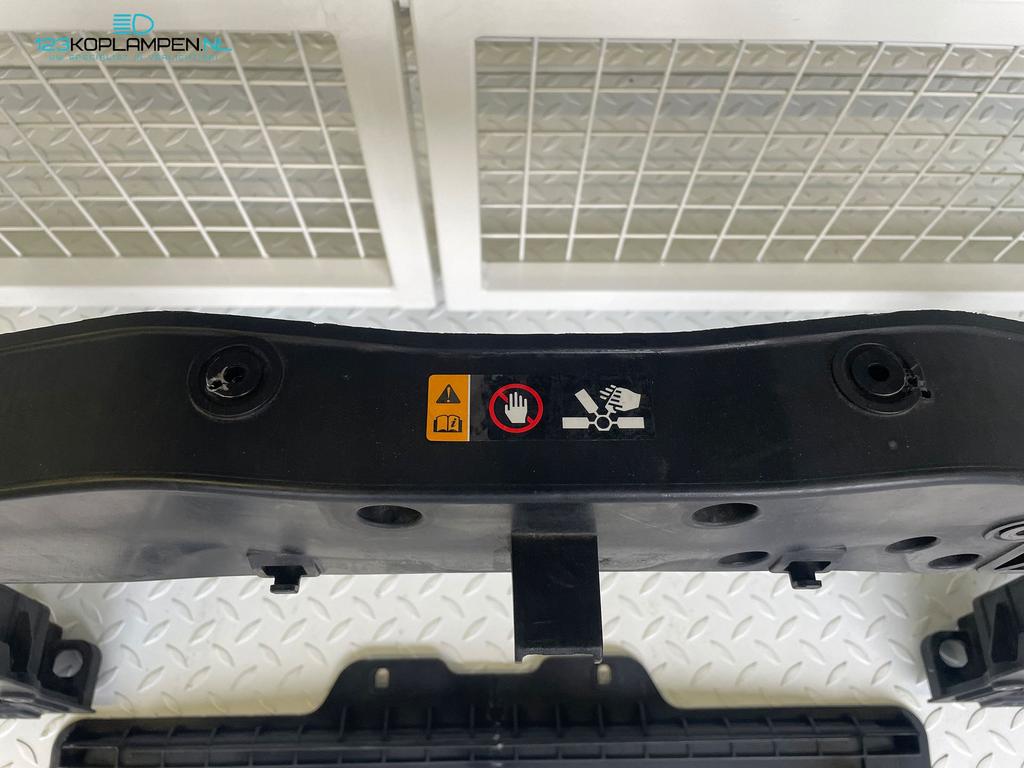 Hyundai Kona II voorfront nieuw model, Ophalen, Gebruikt, -, Bumper