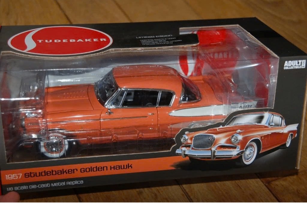 1:18 STUDEBAKER GOLDEN HAWK 1957 Autoworld in box WRH, Verzenden, Zo goed als nieuw, Auto, Overige merken