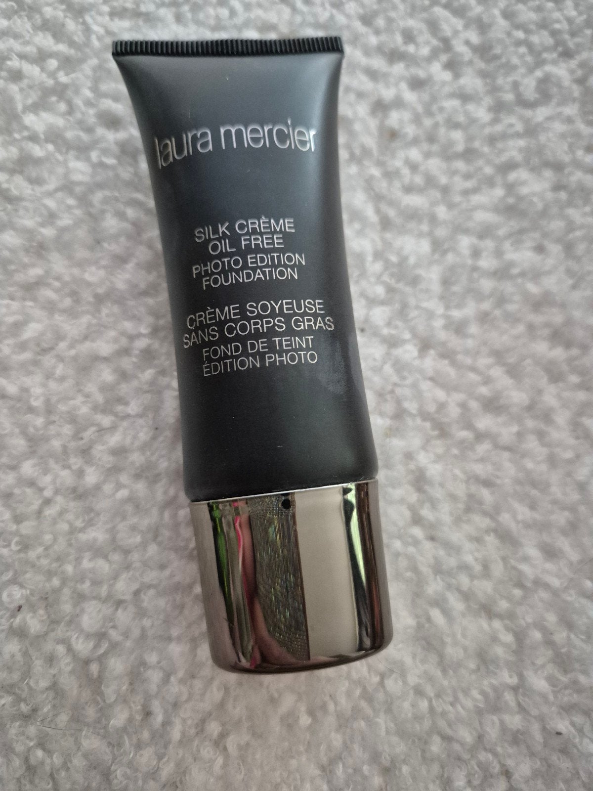 Laura Mercier silk crème oil free foundation in Ivory!, Ophalen of Verzenden, Zo goed als nieuw, Gehele gezicht