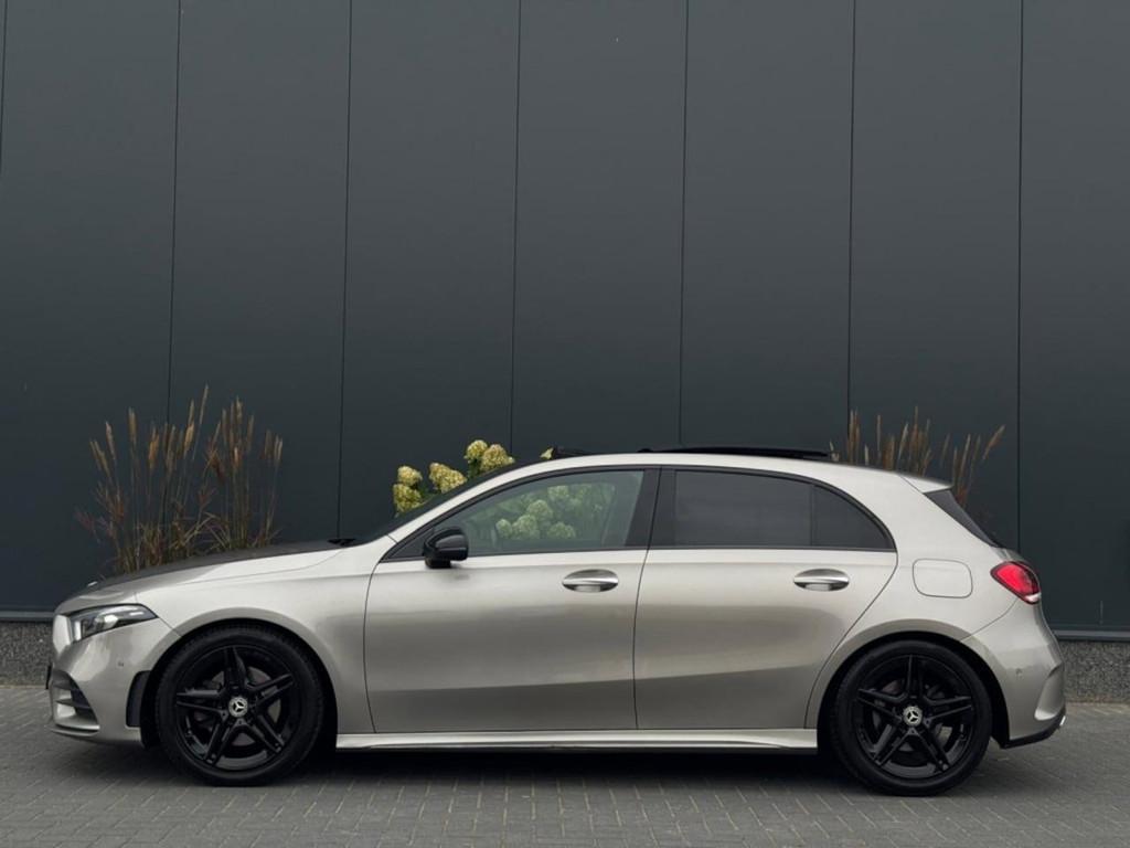 Mercedes-Benz A-klasse 220 AMG M2020 PANO NAVI CAMERA PDC SP, Auto's, Automaat, Gebruikt, Bedrijf, Zilver of Grijs