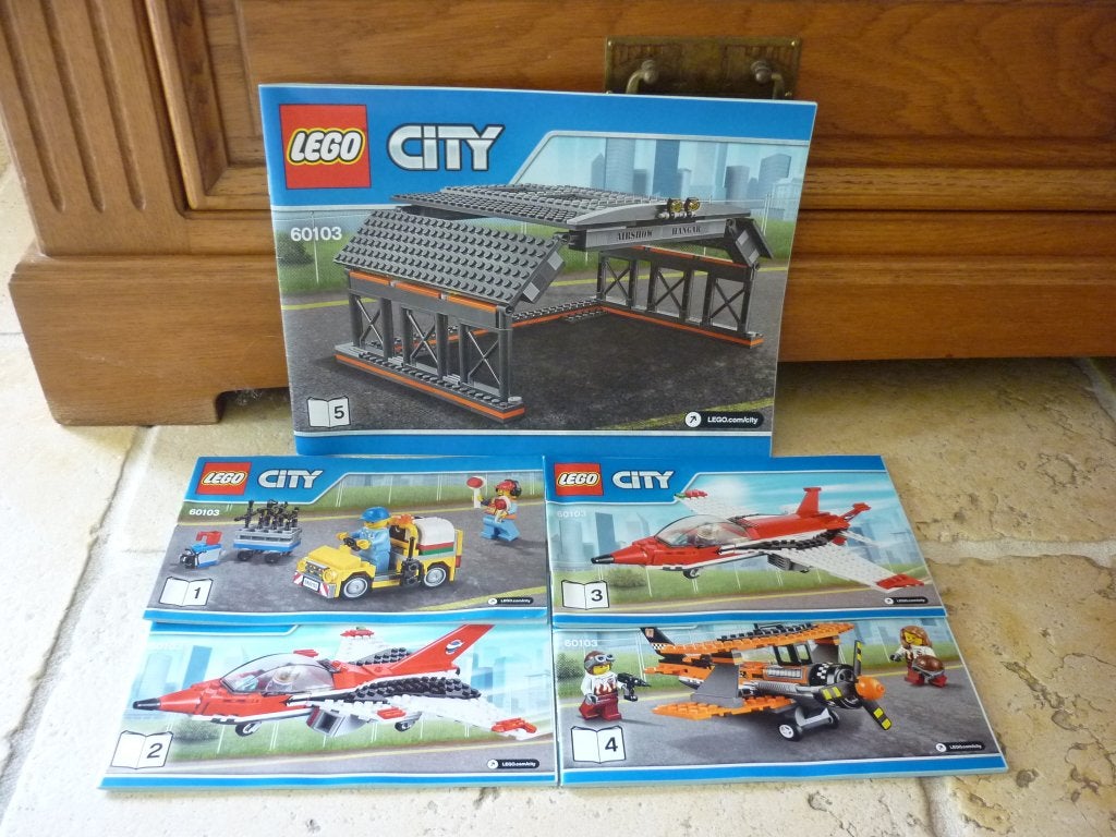 Foto 10 van Lego City 60103 - Vliegveld Luchtvaartshow