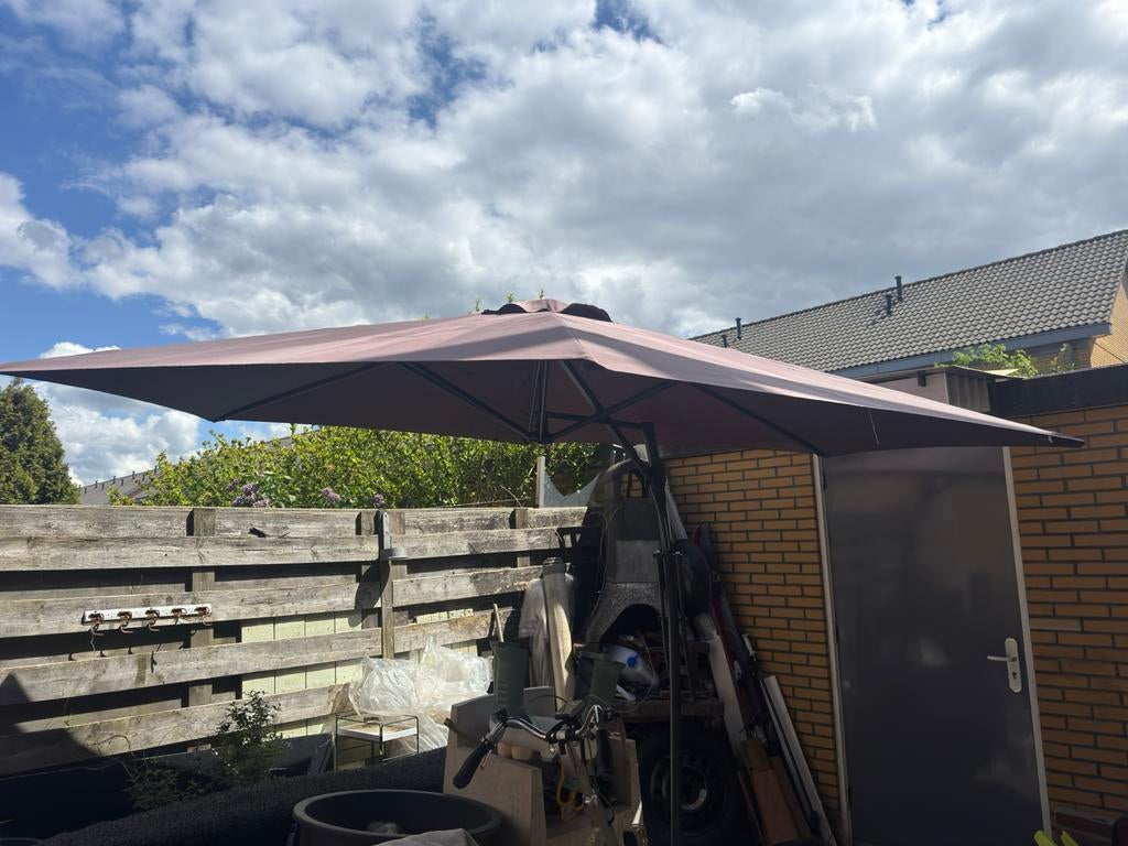Zweefparasol met voet - Bruin - Gebruikt, Tuin en Terras, Ophalen, Gebruikt, Kantelbaar, 2 tot 3 meter