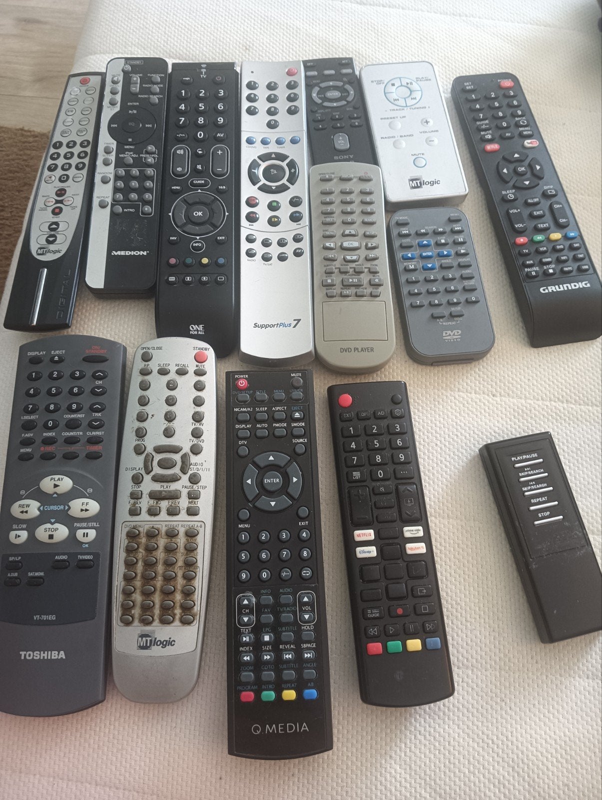 Diverse afstandsbedieningen voor diverse apparaten, Ophalen of Verzenden, Gebruikt, Universeel, Tv