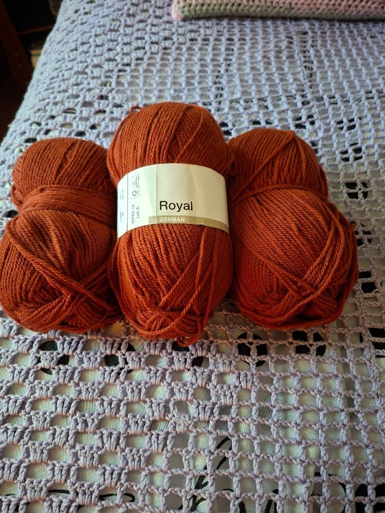 3x bruin royal zeeman, Hobby en Vrije tijd, Ophalen, Nieuw, Breien of Haken, Wol of Garen