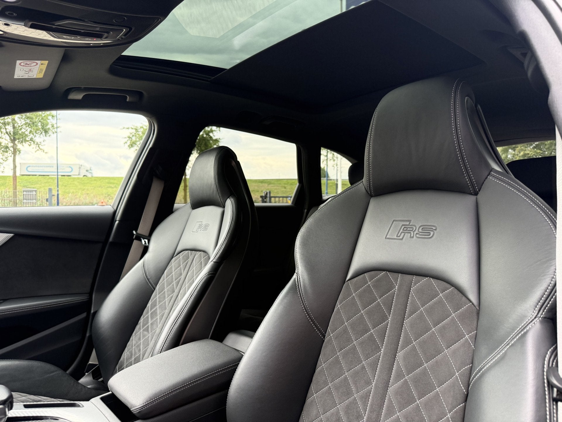Foto 12 van Audi RS4 Avant 2.9 TFSI quattro B&O Massage (bj 2021)