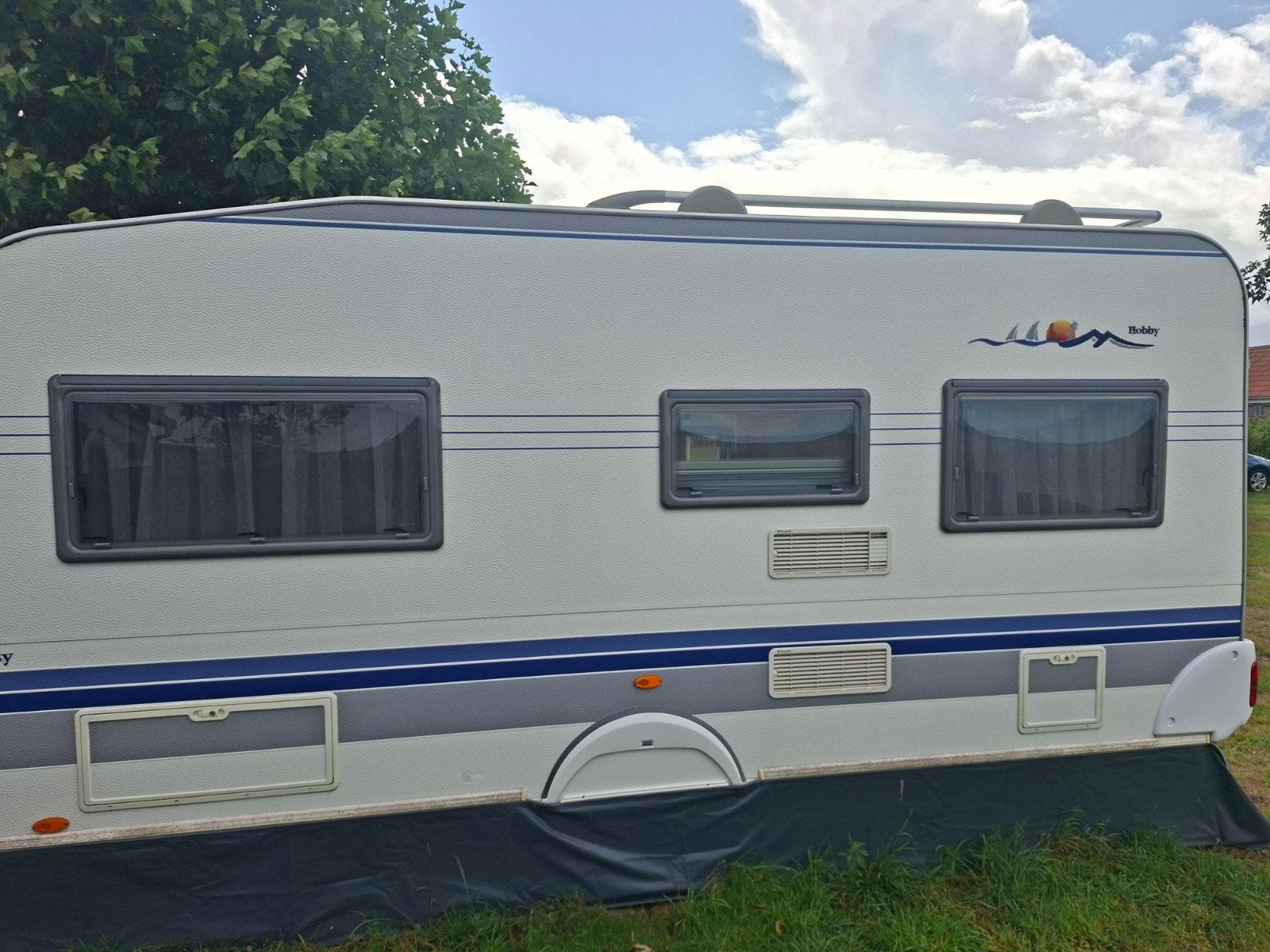 Hobby 460 UFE - Nette staat, Caravans en Kamperen, Rondzit, Hobby, Frans bed, Particulier