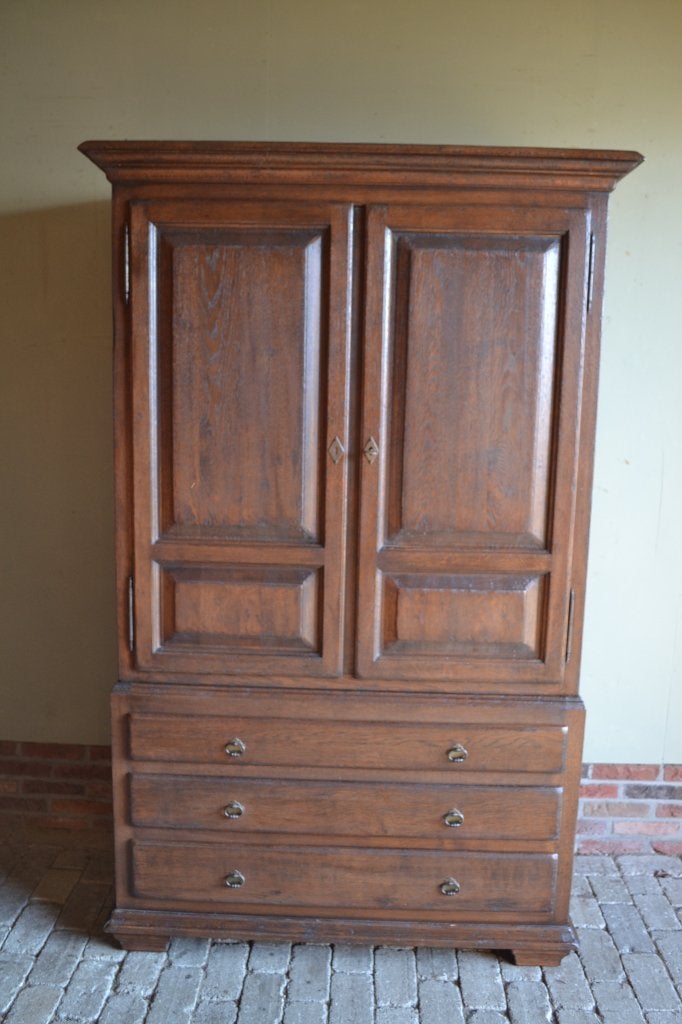Oud eiken houten kabinet., Ophalen
