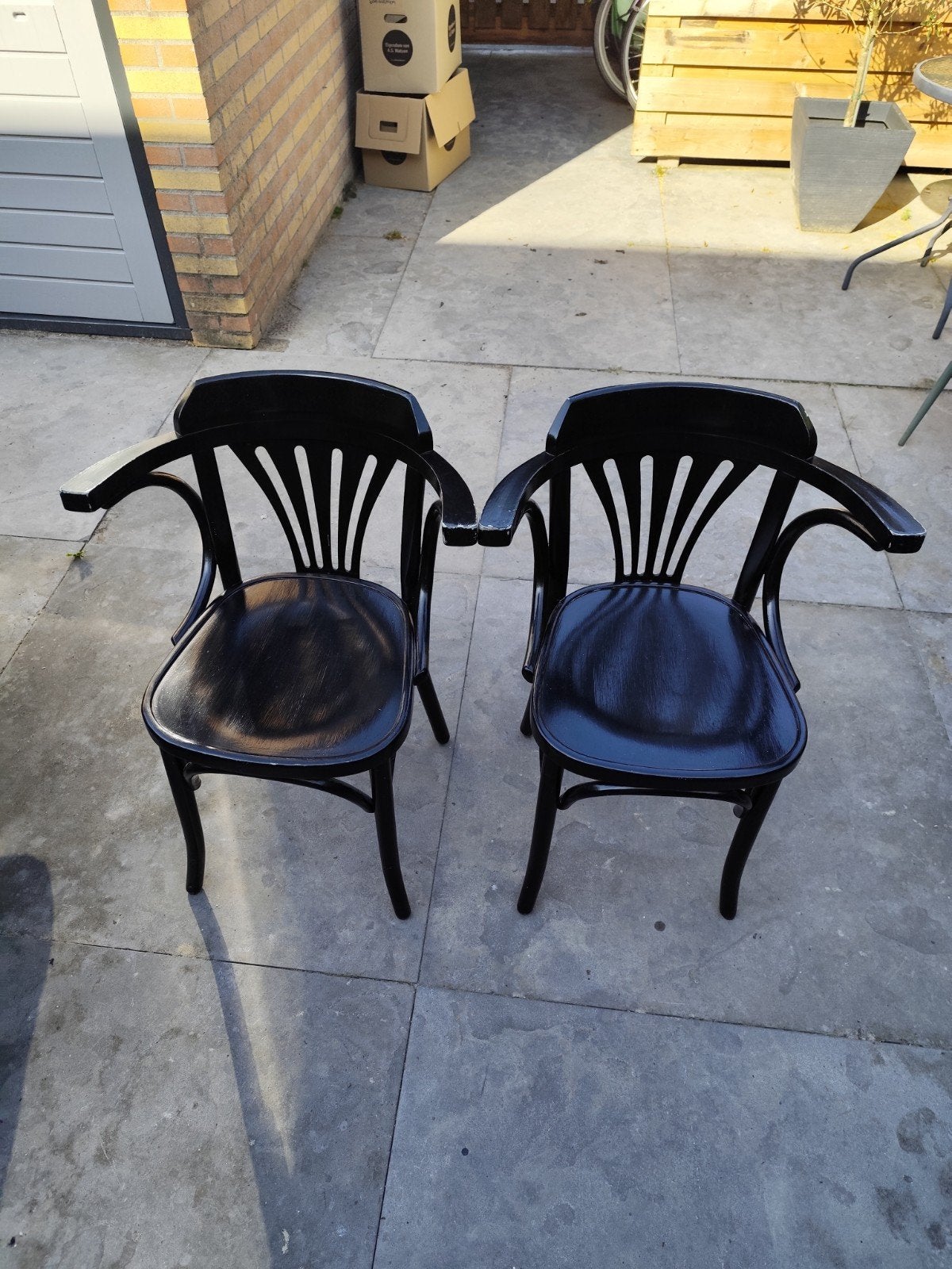 2 zwarte gebruikte horeca stoelen, Ophalen, Gebruikt, Hout