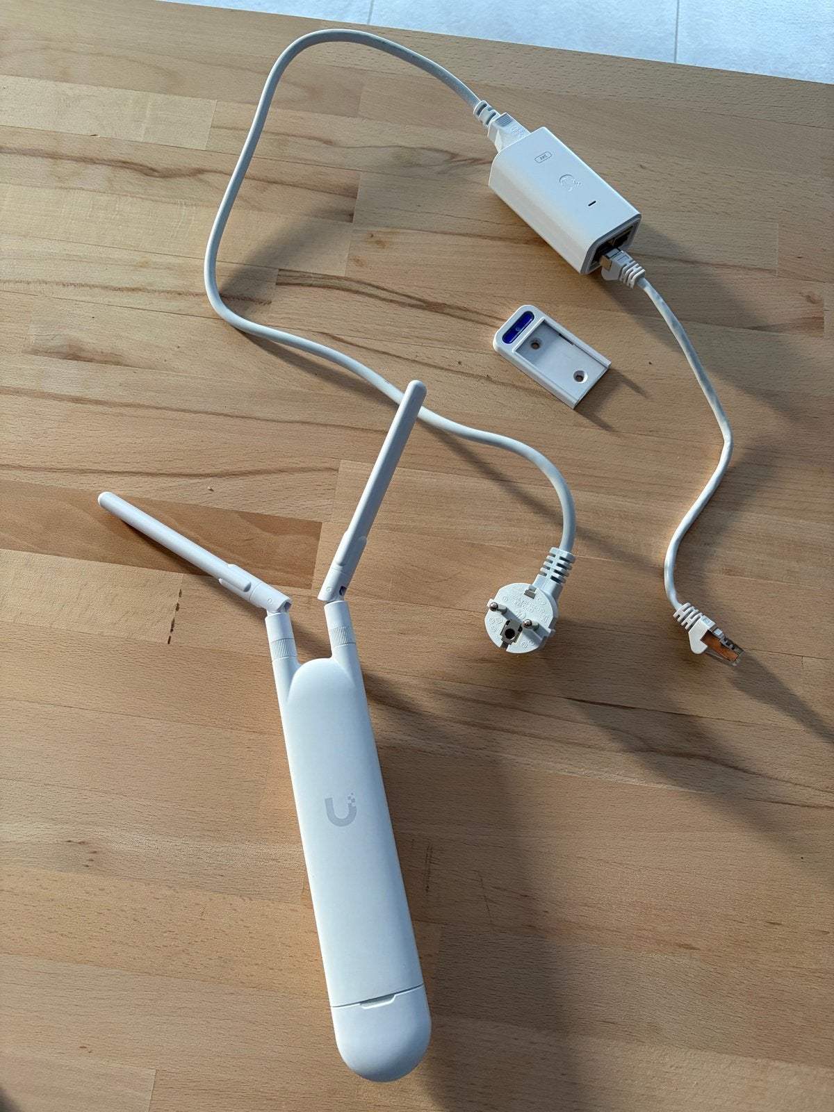 Ubiquiti UniFi UAP-AC-M Access Point met PoE Adapter, Computers en Software, Verzenden, Zo goed als nieuw