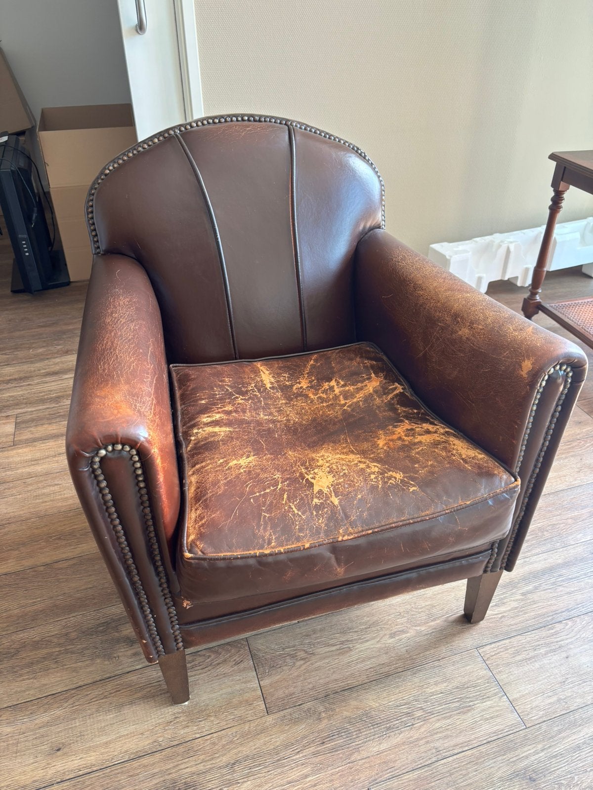 Gratis: leuk echt lederen stoeltje, Huis en Inrichting, Fauteuils, Ophalen, Zo goed als nieuw, Engels, 50 tot 75 cm