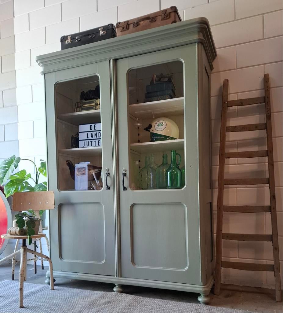 Vintage/Brocante zacht groene schoolkast,Antieke buffetkast, Huis en Inrichting, Kasten | Buffetkasten, Gebruikt, 100 tot 150 cm
