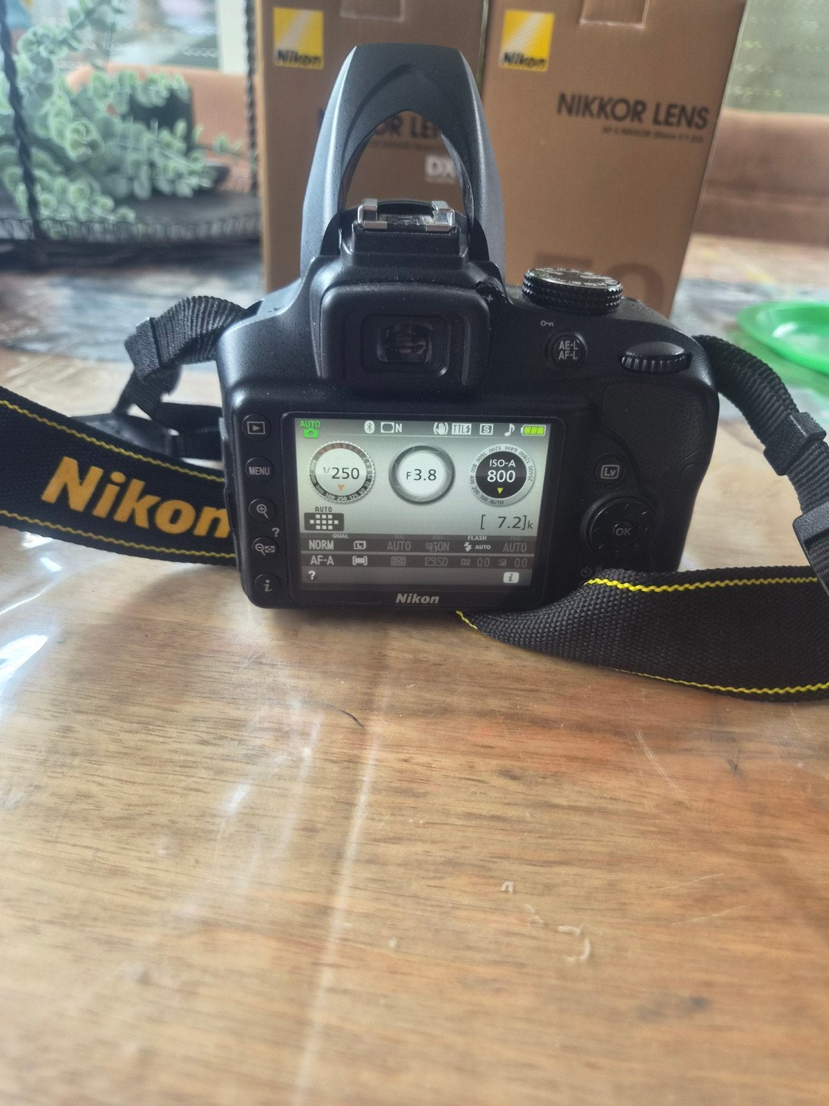 Nikon D3400 spiegelreflexcamera met 3 lenzen en accessoires, Spiegelreflex, Lensdop, Zo goed als nieuw, Nikon