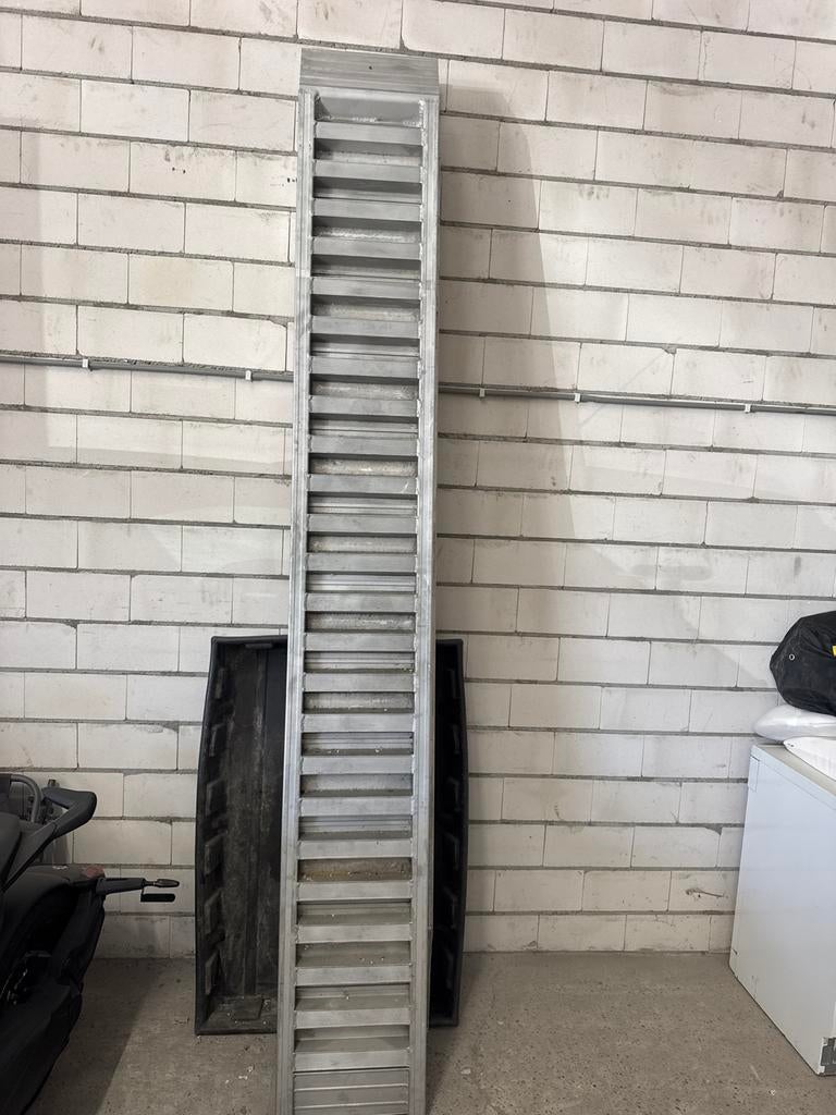 Aluminium oprijplaten, set van 2 nieuw, Ophalen, Gebruikt, Ladder, 2 tot 4 meter