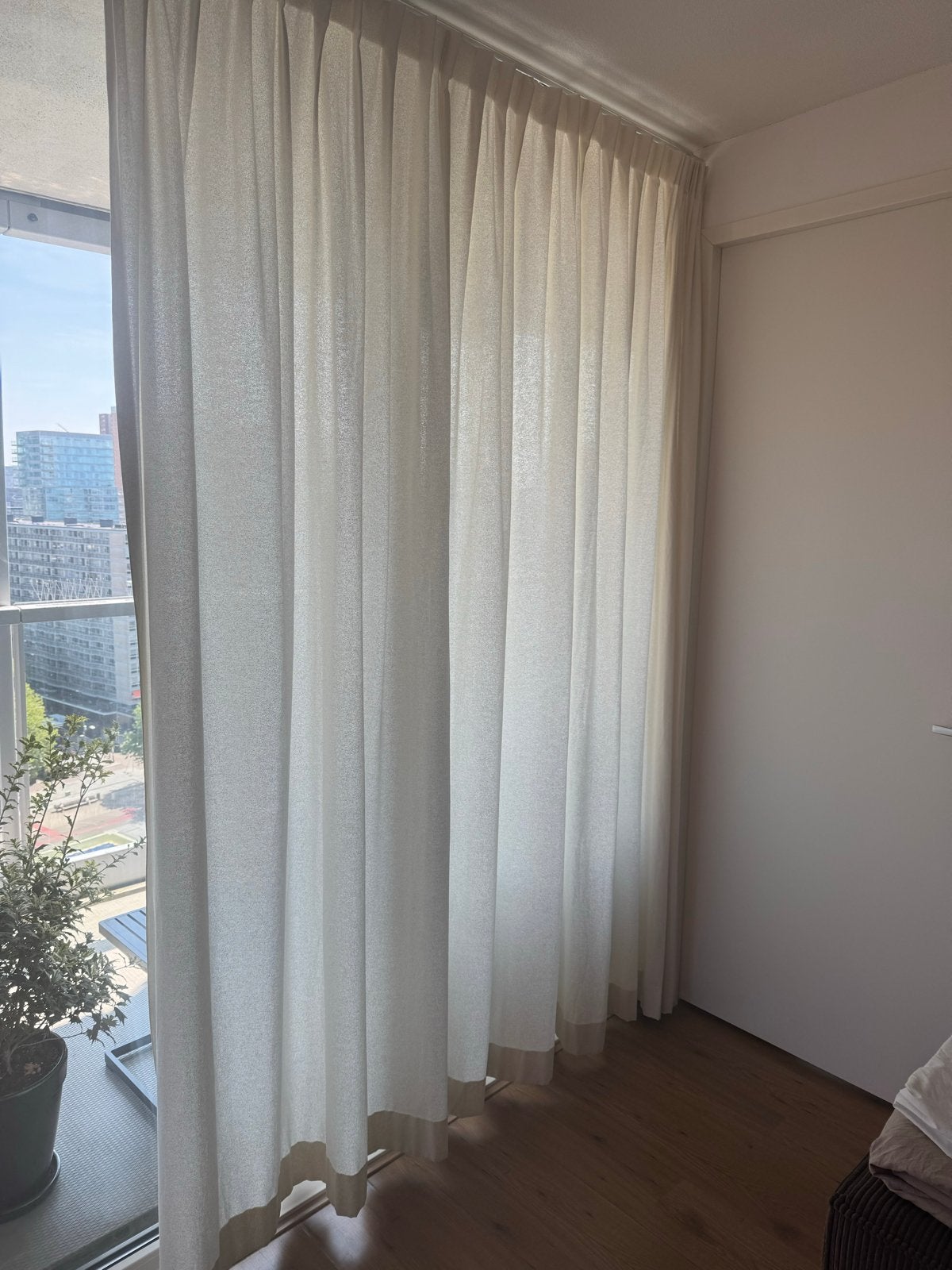 Lichtdoorlatende gordijnen - Crème/Beige, Huis en Inrichting, Stoffering | Gordijnen en Lamellen, Overige merken, Ophalen of Verzenden