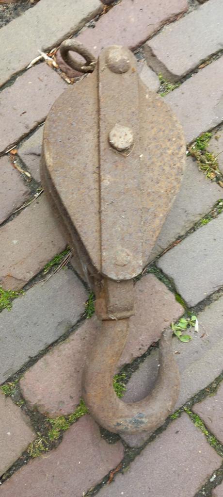 Oude roestige katrol met haak - Decoratief, Ophalen