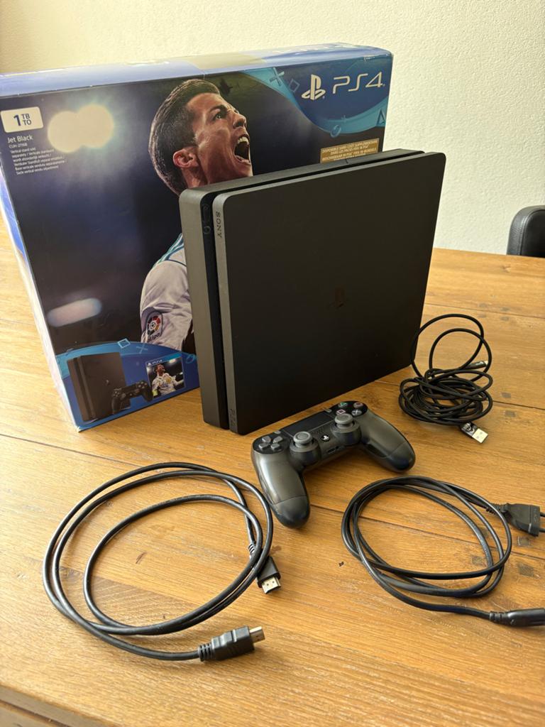 PlayStation 4 Slim 1TB met controller en originele doos, Spelcomputers en Games, Spelcomputers | Sony PlayStation 4, Ophalen of Verzenden
