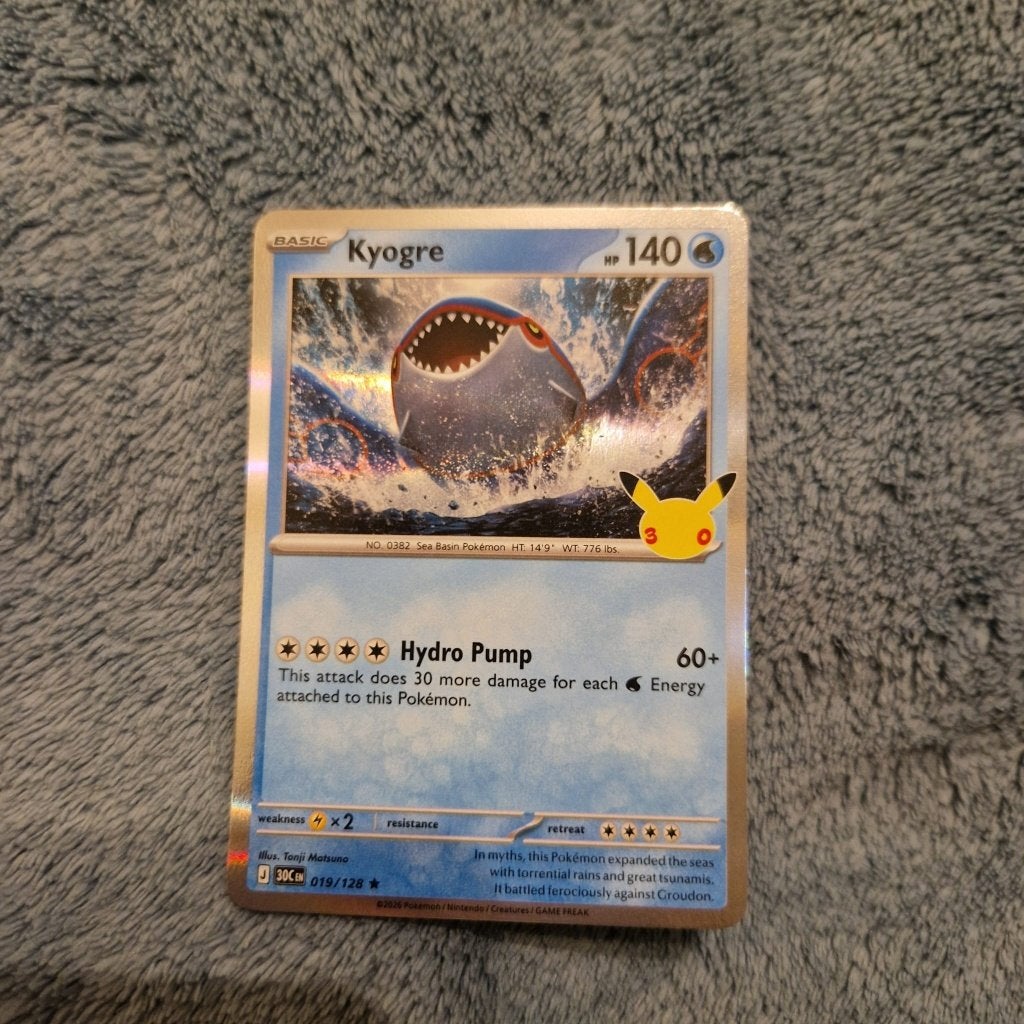 Kyogre 019/128 Pokémon 30th Celebration holo, Ophalen of Verzenden, Zo goed als nieuw, Losse kaart, Foil