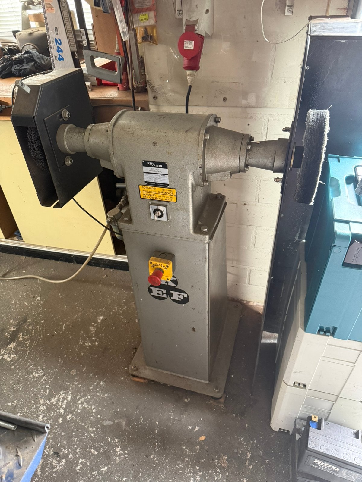 Slijp/polijstmachine 380v, Ophalen, Gebruikt, 1000 watt of meer, Werkbankslijpmachine