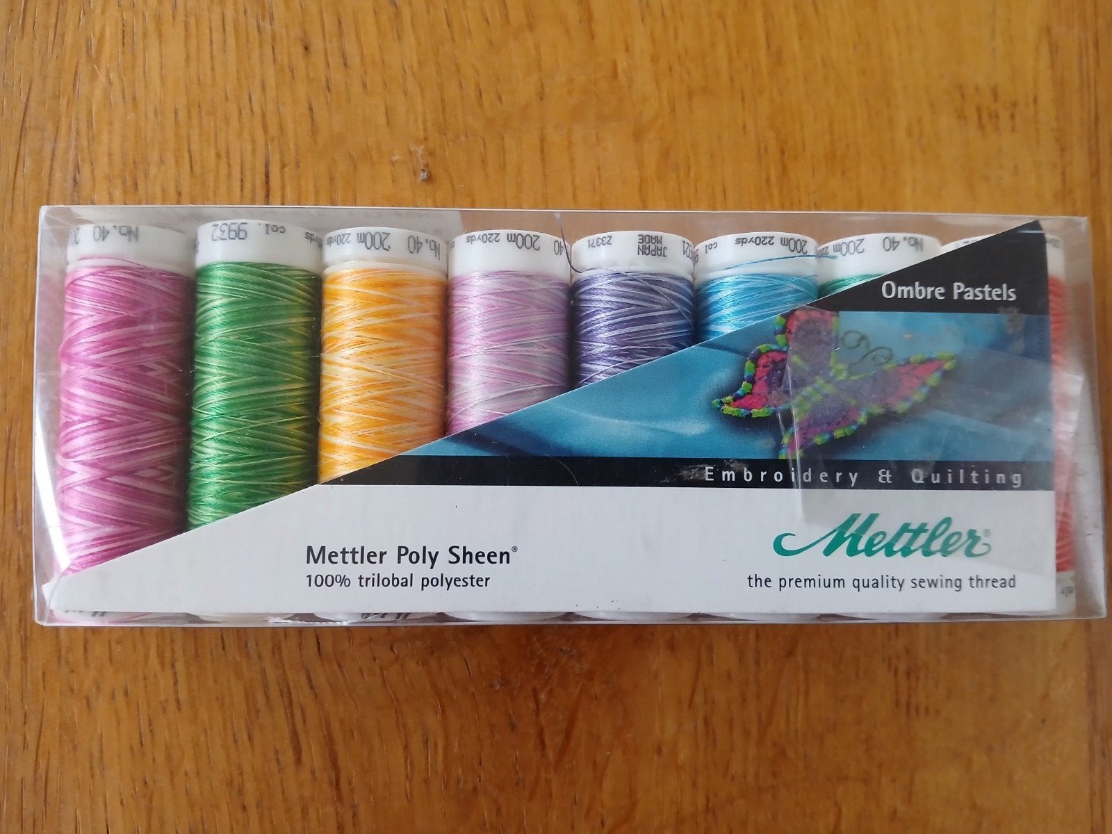 Mettler borduurgaren set poly sheen 8 x 200 m, Ophalen of Verzenden, Zo goed als nieuw, Borduurgaren of Zijde