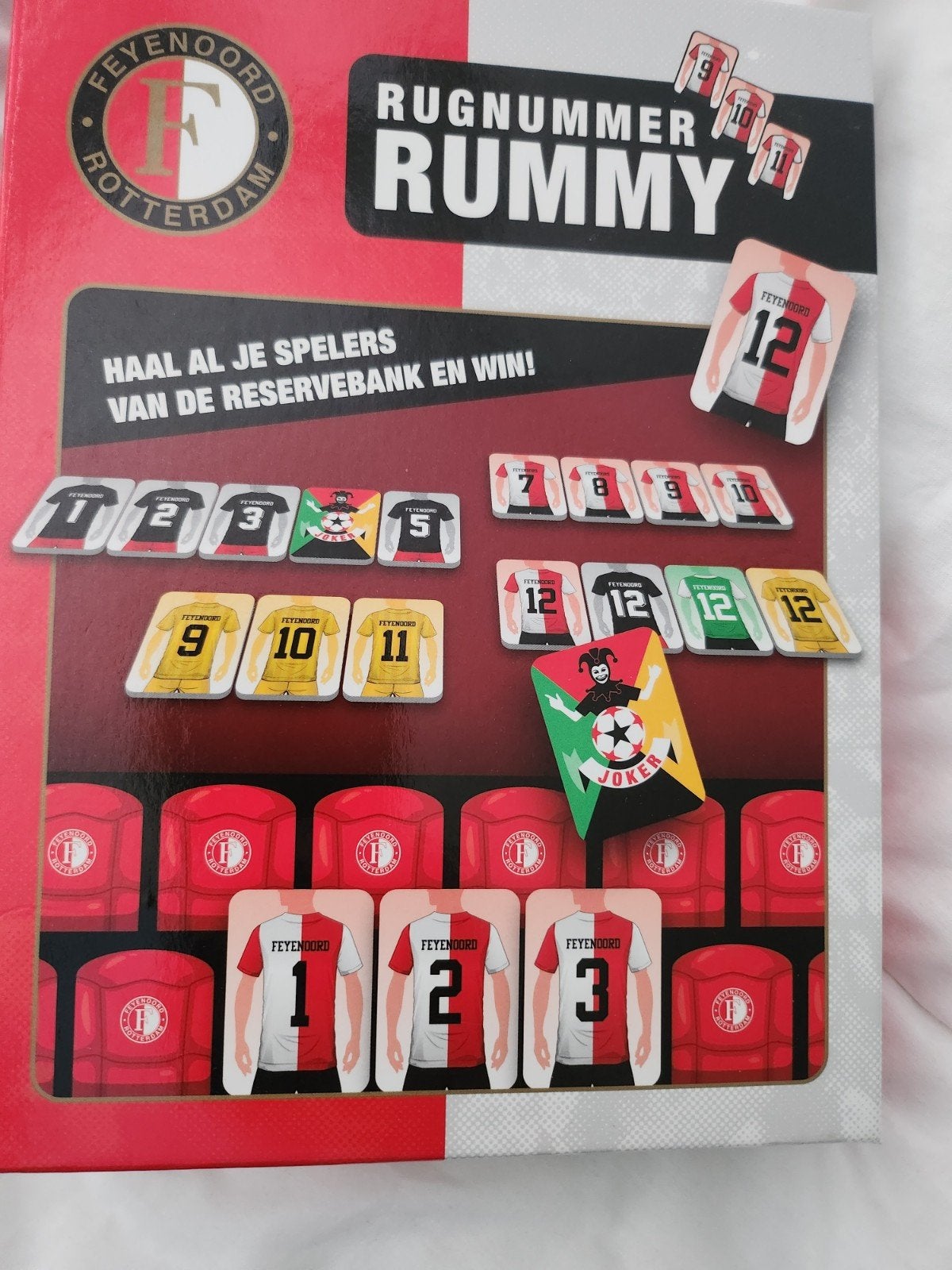 Feyenoord Rugnummer Rummy - Het officiële spel!, Drie of vier spelers, Ophalen of Verzenden, Zo goed als nieuw, Feyenoord