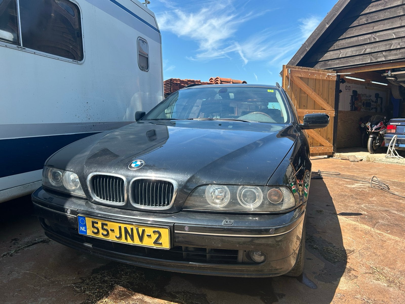BMW 5-Serie 2.5 I 525 Touring AUT 2002 Zwart, Auto's, Automaat, Achterwielaandrijving, 1610 kg, Zwart