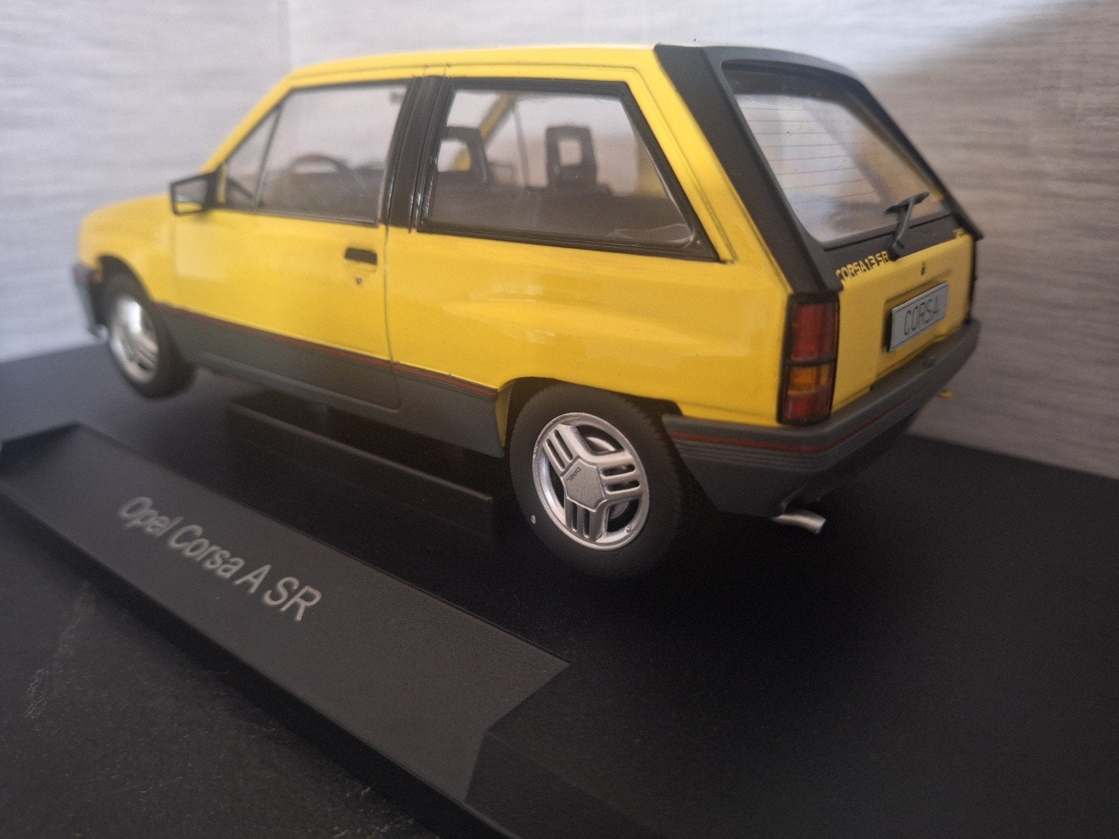 Opel Corsa A SR 1983 Schaal 1:18, Hobby en Vrije tijd, Modelauto's | 1:18, Overige merken, MCG, Nieuw, Ophalen of Verzenden