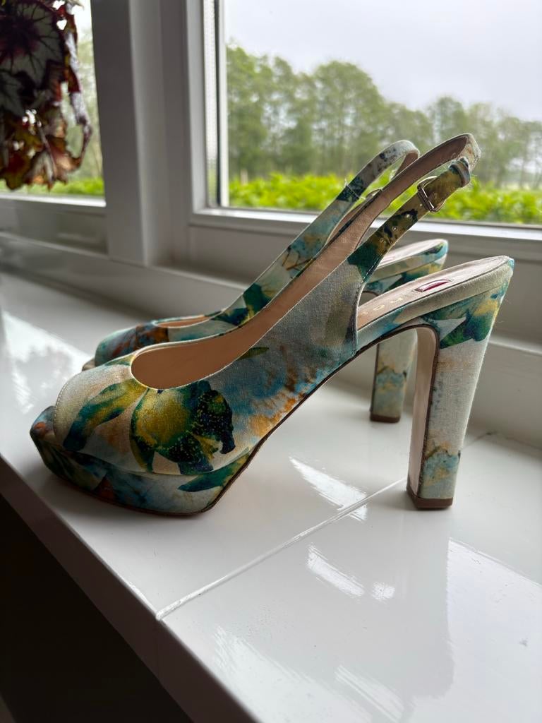 Högl dames pump maat 42 - Zo goed als nieuw, Ophalen of Verzenden, Zo goed als nieuw, Overige kleuren, Pumps