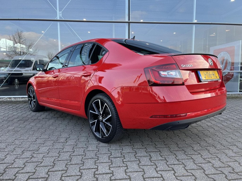 Skoda Octavia 1.5 TSI Greentech Sport Business PDC/Carplay/N, Auto's, Skoda, 1195 kg, Euro 6, 150 pk, Origineel Nederlands