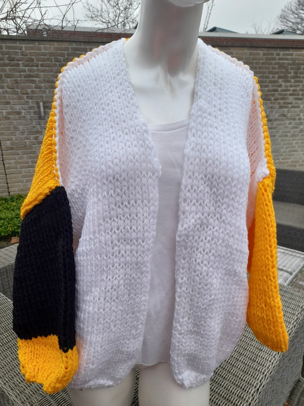 Nieuw handgebreid oversized vest model Bernadette, Ophalen of Verzenden, Nieuw, Geel